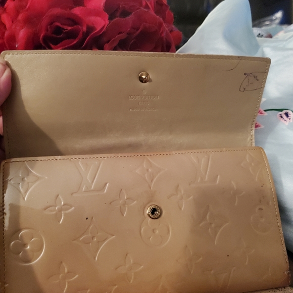 Louis Vuitton Porte Tresor Tan Noisette Monogram Vernis International Wallet - Picture 12 of 16